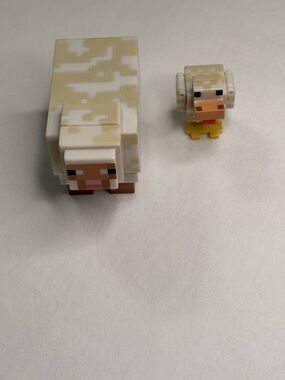 Block-Style White Sheep and Chick Action Figure Set - Beige & White